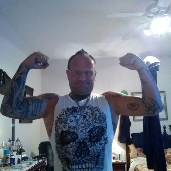 Meet your Posher, Chad - Picture 1 of 1